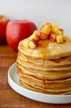 foodffs: Cinnamon Applesauce Pancakes Follow for recipes Get your FoodFfs stuff here 