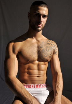 hunks4you:  http://hunks4you.tumblr.com/  Say Something  Send Something 