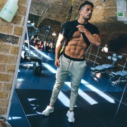 hotstudsdaily:  Christian Guzman