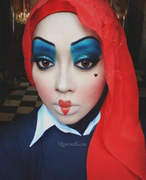 Hijabi Cosplay: Alice in WonderlandCosplayer/Makeup Artist: queenofluna