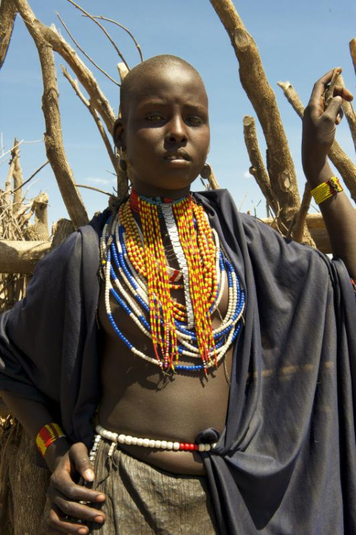 Ethiopian Erbore girl, by Georges Courreges. adult photos