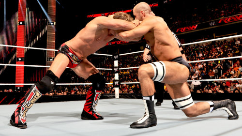 fishbulbsuplex:  Chris Jericho vs. Cesaro