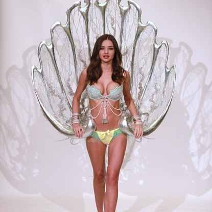 vicsecretmodels:  Miranda Kerr. 