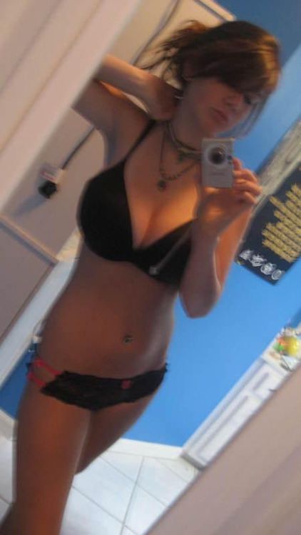 nopornhere:  Naughty Self Pics