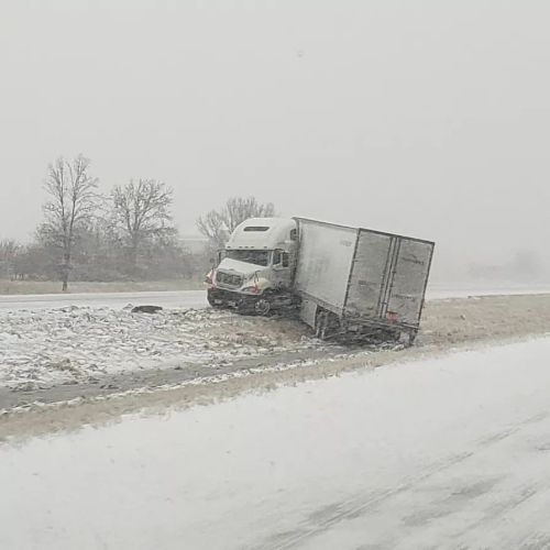 Heading home from Florida in the Illinois ice storm. #illinois #icestorm (at Illinois) www.i