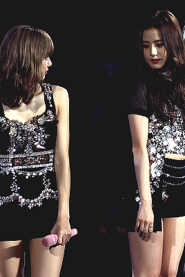 jisooq:such weirdo.