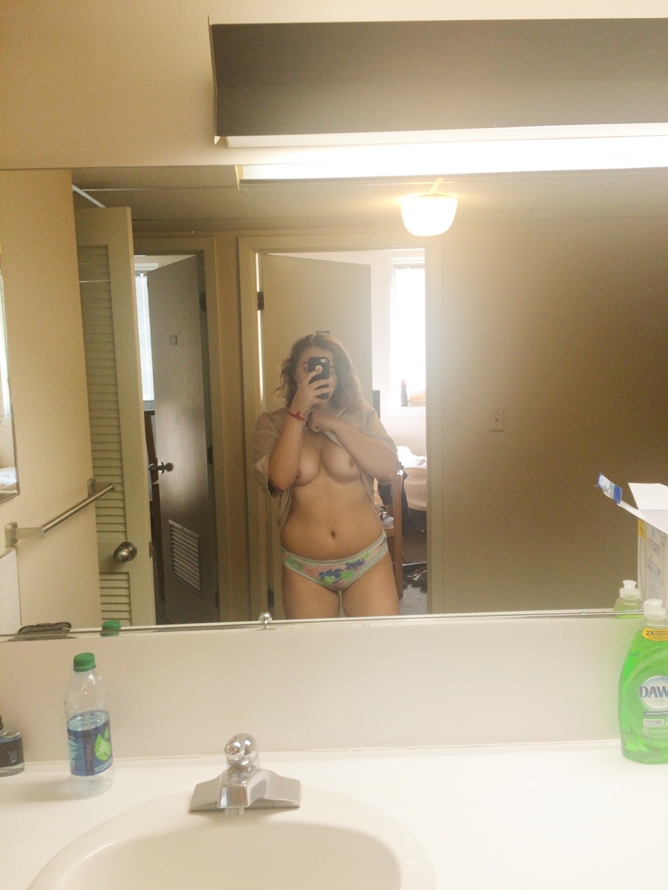 professor-pornography:  Happy topless Tuesday ps I love your account 😘😘Thank