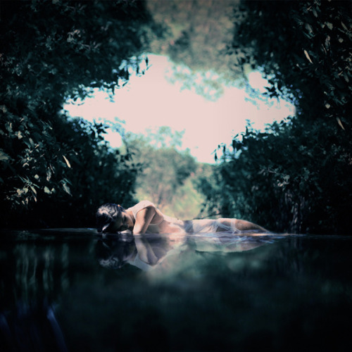 brutalgeneration:  Millions of mirrors by Alexandra Sophie on Flickr. 