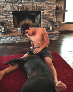 barefootnfamous:  Hayes Grier