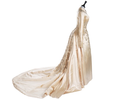 Norman Hartnell wedding dress ca. 1953From Kerry Taylor Auctions