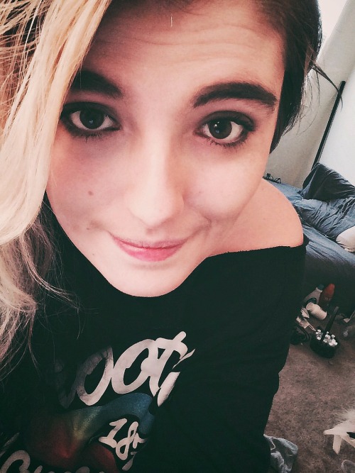 srkonan:i was tagegd to do the six five selfies thing by actual hottie mchotterson kaldwins. ( who i