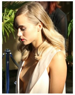 Suki Waterhouse