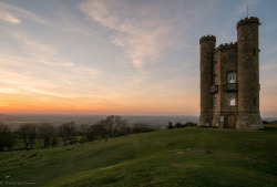 ollebosse:  Sunset at Broadway Tower, Cotswolds (by Roland B43) 