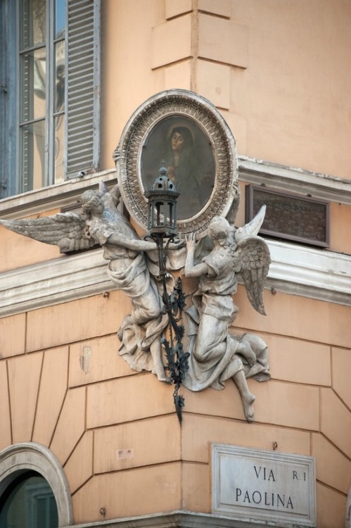 ganymedesrocks:  littlelimpstiff14u2: Small Madonnas Romans call madonnelle (small Madonnas) the tiny shrines (called edicole from the Latin,aedicula , diminutive ofaedes, temple))  hanging on the walls of many old buildings. There are well over 500 of