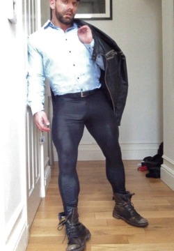 daviddavidxxl:  Felling so damn good in those slick it up tights. Wish more men would rock wearing those! 