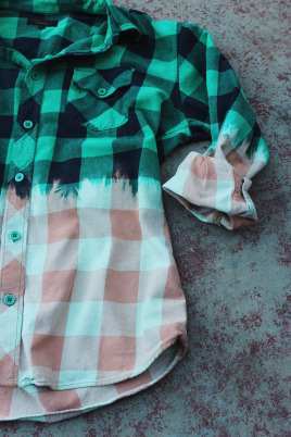 Easy dip-bleach flannel shirt tutorial - from Moxie Fashion Blog.