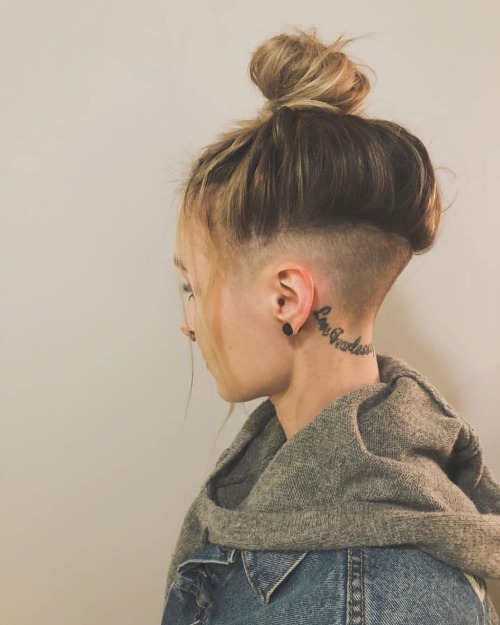 #undercutgirls #undercut #undershave #shavednape #napeshave #sidecut #sideshave #shaved #hair #goals