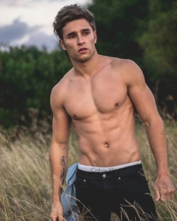 prettyboypassion:  Best viewed directly at prettyboypassion.tumblr.comhttp://prettyboypassion.tumblr.com/