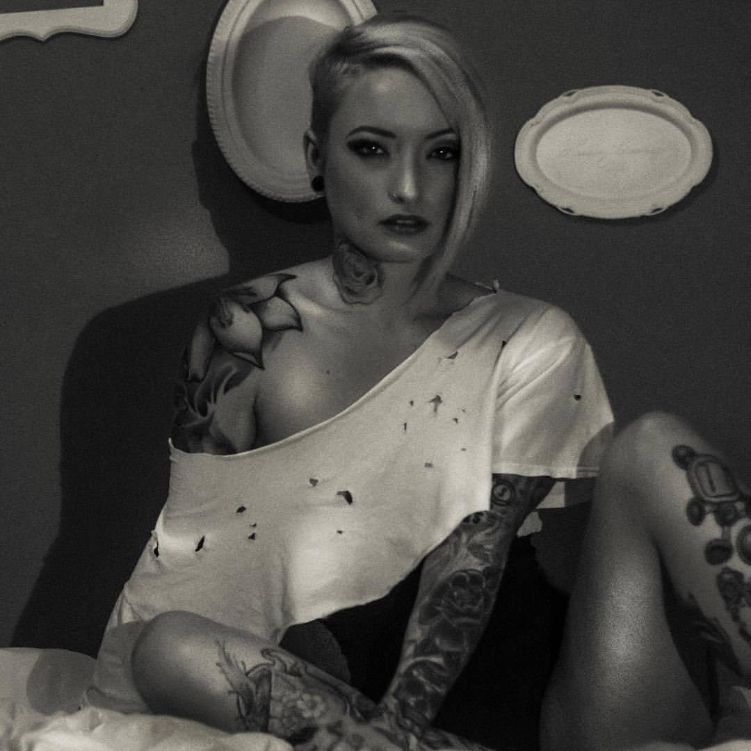 vanyvicious:  I wanted a perfect ending , now I’ve learned that some poems don’t