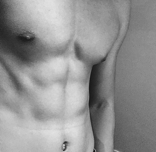 yuki68: plus65boys: wow ,  anyone know him .he so charming , I want to contact him