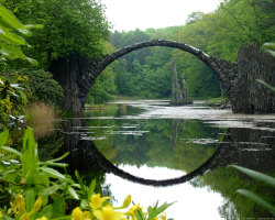 feathery-soul:  Rakotzbrücke in Kromlau, Saxony, Germany 