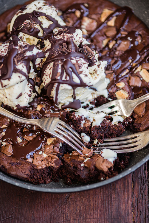 foodffs: Triple Chocolate Skillet Brownies Really nice recipes. Every hour. Show me what you cooked!