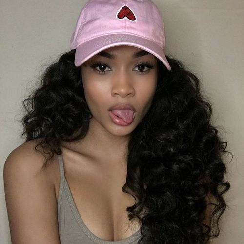 la-venere-nera:  IG: iamcydneychristine Height: 5'10" 