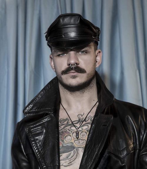 drainmypipetoo:Chad LaClair but sometimes known as Luke Harding