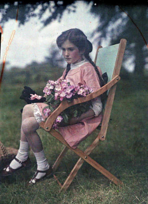 Sex vestatilleys:  Autochrome by Etheldreda Janet pictures