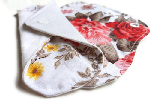 Cloth Reusable Menstrual Pad // OrganicCraftStore