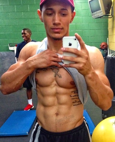 gym-punk-jock-nerd:  5  CUT UP GYM RAT WASHBOARD SELF CLICKS 