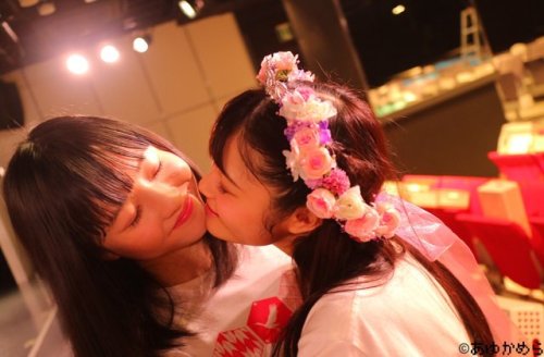NGT48情報botさんのツイート: 【フォトログ】04/24 #中村歩加 t.co/lR3IA8GWXo ハピバ④なんか新しいことしてた（笑） 顎と顎くっつけてた可愛い https: