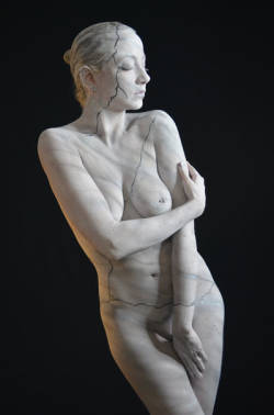 statuefied:Marble Statue This is by bodypaint artist Rich Diltz of Second Skin Images.