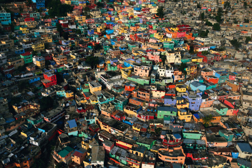 archatlas: Human: A Portrait of Our World Yann Arthus-Bertrand with texts by Ron SuskindYann Arthus-