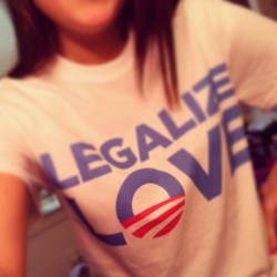 youprollyjustfoundlemons:  happy valentines day 👭👫👬 #legalizelove