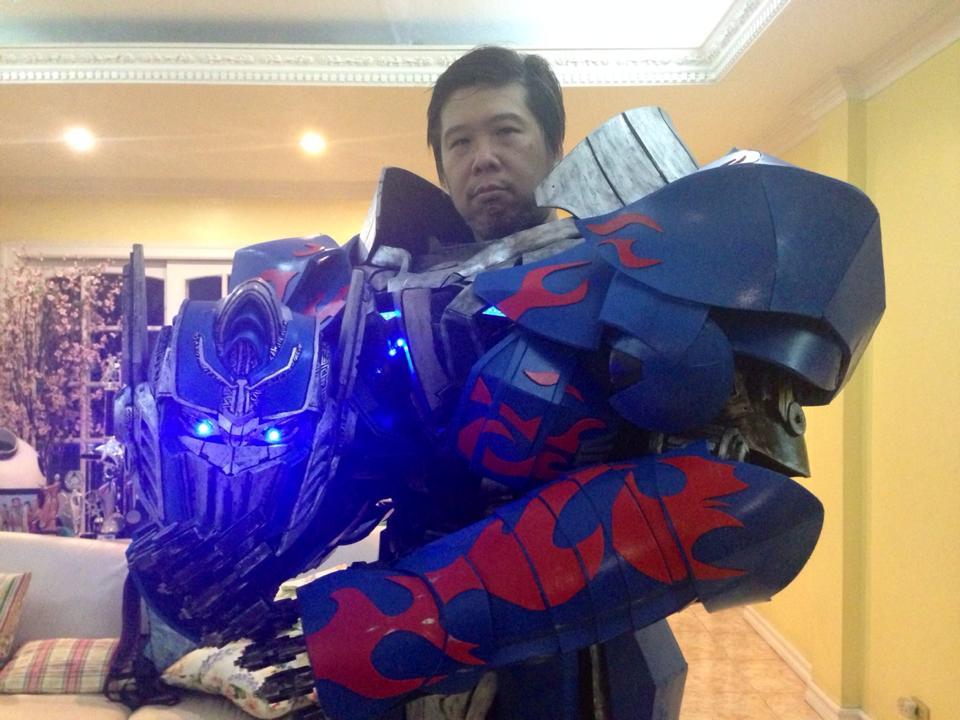 cosplay-gamers:  Transformers - Optimus Prime Cosplay by Pablo Bairan Photography
