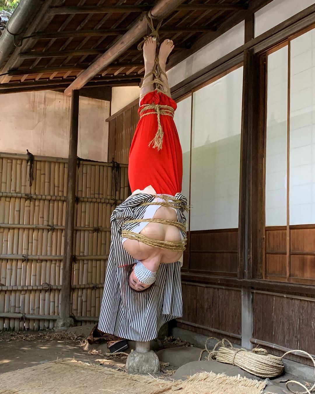 justscreenshots:  Shibari &amp; Photo Naka AkiraModel Reo Aizawa