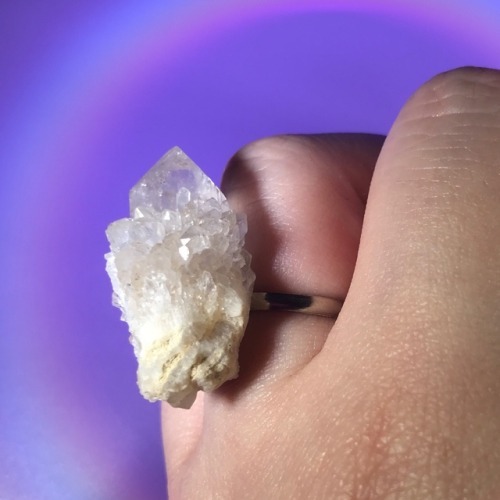 qt lil natural fairy quartz ring *:･ﾟ✧snag it here (☆｀・ω・´)ｂｸﾞｯ ♡