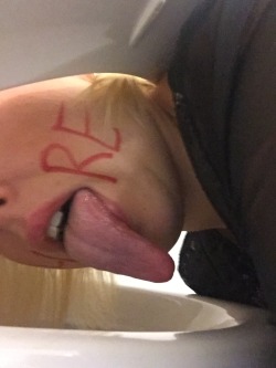 yours-sir13:misspollyx:  Toilet bowl licking   my hobbies include rubbing my wet pussy on my toilet and then licking it clean 