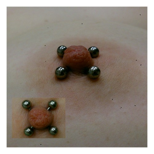 lolafmt:Here’s a lovely nipple cross from today in FMT :)