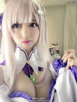 love-cosplaygirls:EMILIA