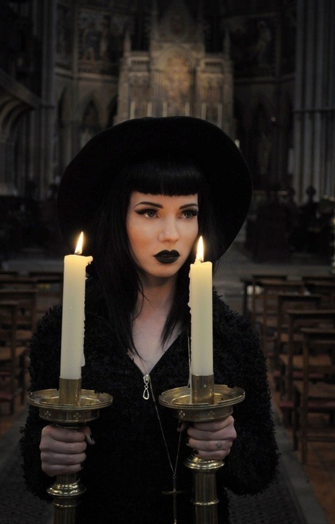 mortui vivos docent