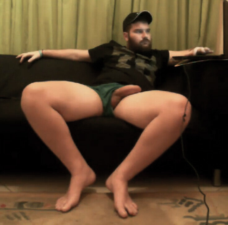 Mmmm dam. Give him a bear while slow wet cock sucking job