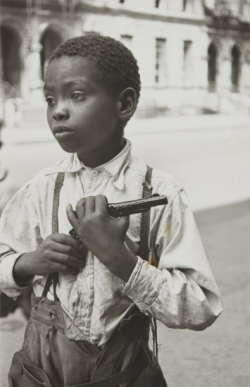 kvetchlandia:Helen Levitt     Young Boy, New