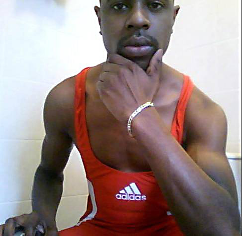 juseatthedamncake:  tonkomills:  bannock-hou:  blackbadboy-enzo likes his singlets.