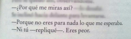 ya-no-sere-tu-diversion:Del libro que estoy leyendo♡ (frase #2)