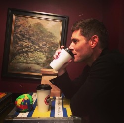 justjensenanddean:  spntapeball: Morning cup of joe with a friend #spntapeball13 @jensenackles #setfriends #spnfamily #spncrew #setlife #thisishowweroll #lovemyjob