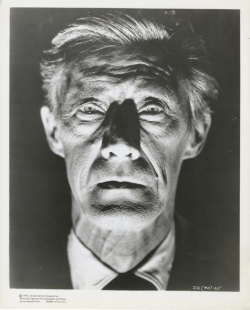 ronaldcmerchant:John Carradine-INVISIBLE INVADERS (1959)