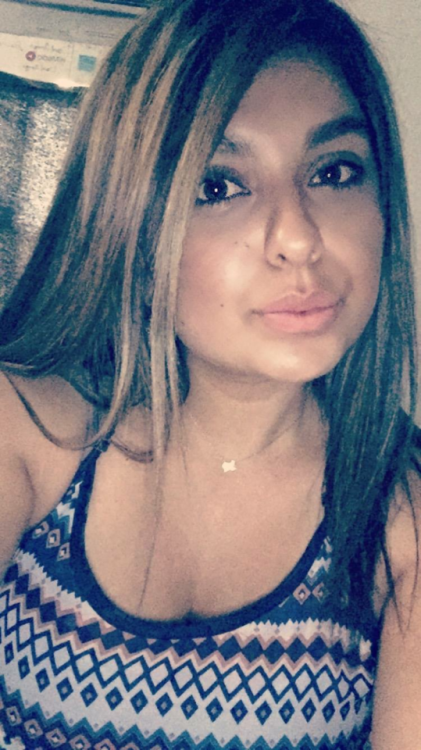 grubbs25:Who wants to see her tight pussy? Like and re-blog