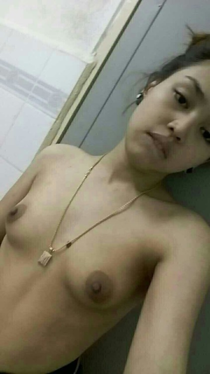 tudungterbaekkk: Gadis berlesung pipit